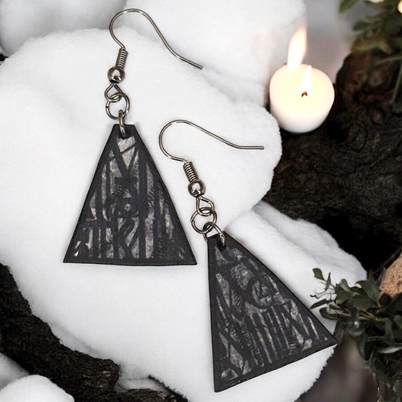 5 For $25💫Cool Mystical Print Earrings Triangles - Picture 3 of 3